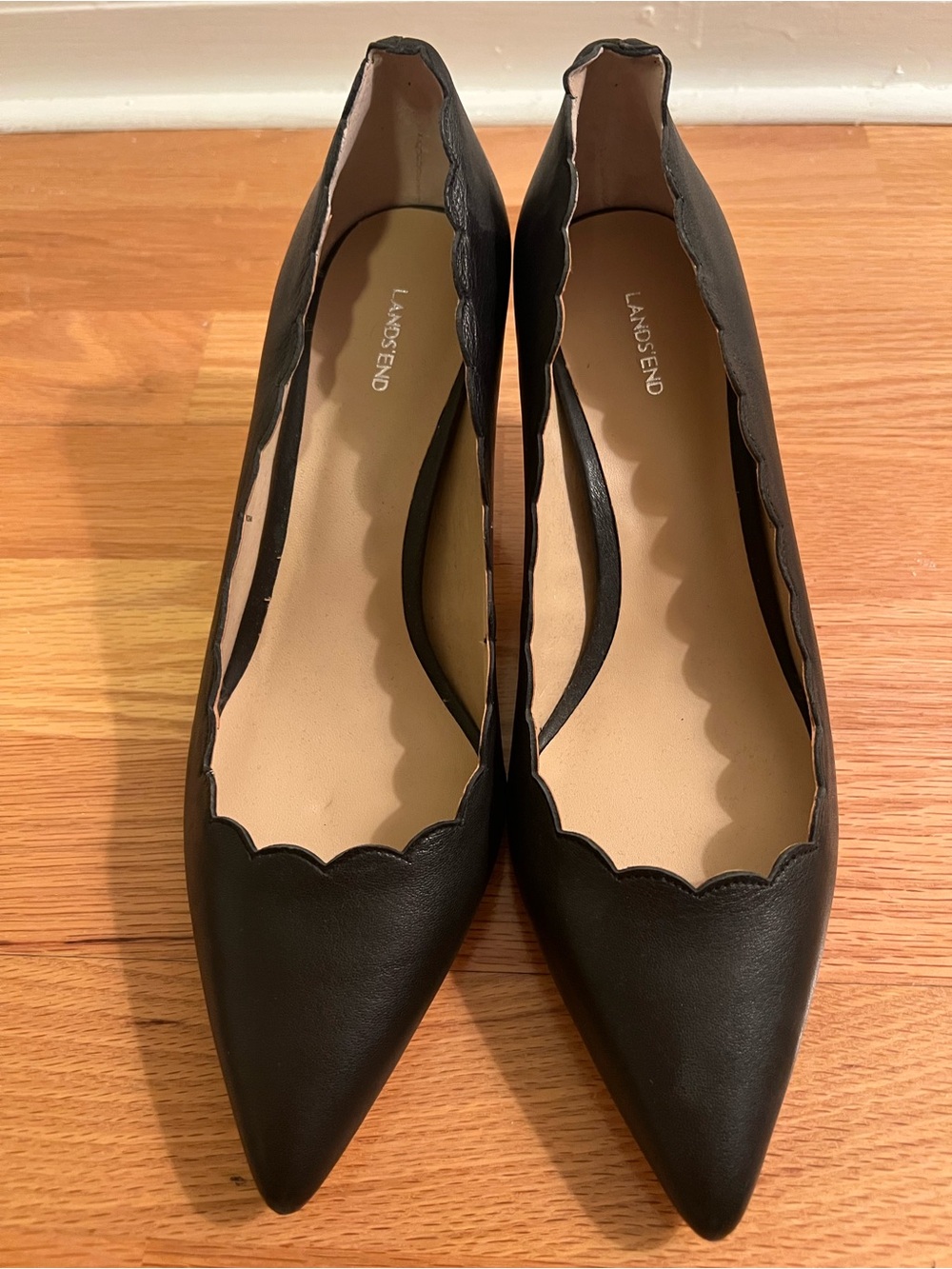 Lands end scalloped black leather pumps